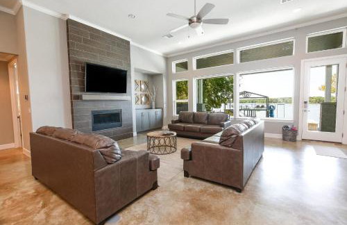 Luxury Lake LBJ House with Heated Swimming Pool and Spill Over Hot Tub and 2 Boat Slips - Foto 11