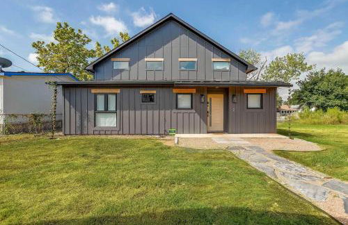 Waterfront Granbury Home with Electric Fireplace! - Foto 38