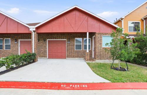 O26A Single Story 2BR Townhome King Beds Pet Friendly Houston - Foto 2