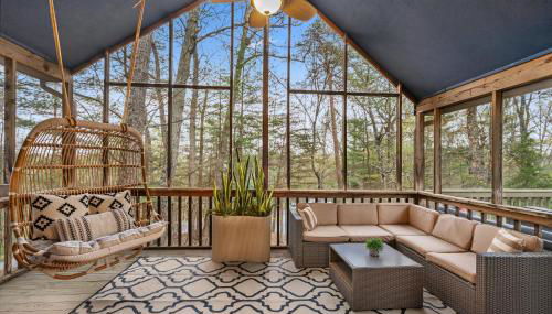 Resort Getaway - Golf, BMX trail, Hot Tub & Arcade! - Foto 2