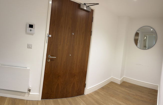 STUNNING 2 BED APARTMENT WITH PARKING - Foto 18