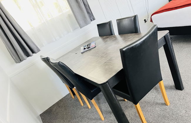 18th Avenue Thermal Motel - Photo 20