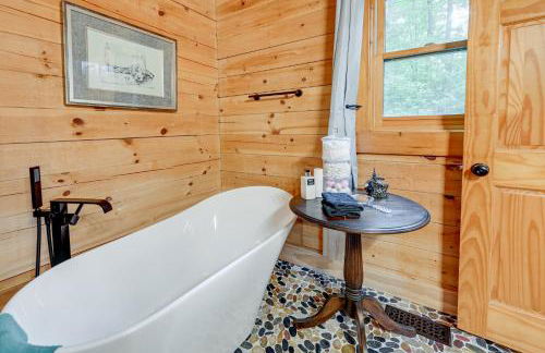 Scenic Blue Ridge Cabin Rental with Resort Amenities - Foto 11