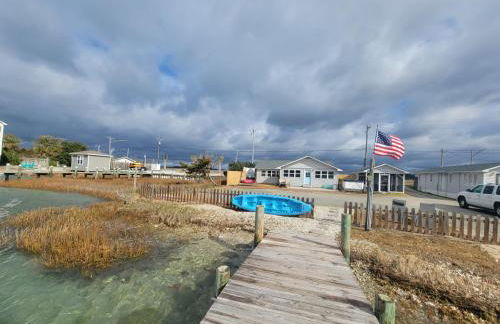 Dock House, Close to Camp Lejeune, water access, DOCK, king bed - Foto 35