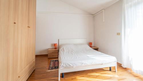 GuestHost - Visogliano Roomy Apt w Terrace near the Station - Foto 5