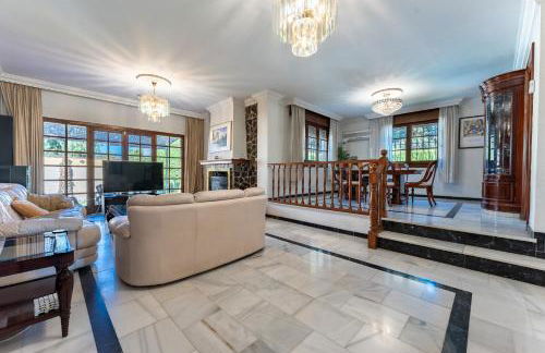 Villa con piscina en Churriana - Photo 28