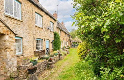 Cosy 2BD Cottage in Oxfordshire - Near Daylesford! - Photo 58