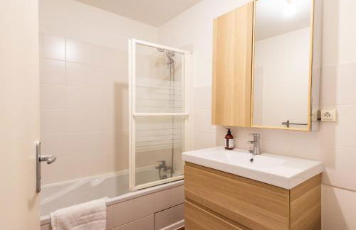 Pieds Dans L'eau Madame est Servie - Foto 17