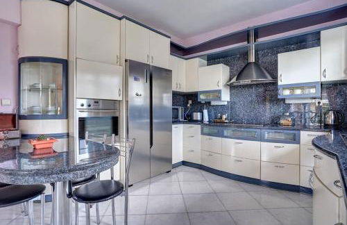 Chrysanthi Luxury Villa In Salakos, with Pool & Jacuzzi, Near Beach - Foto 13