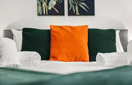 Modern 3-Bed Home, Super King Beds, Drive Parking - Foto 20