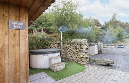 Hilltop Lodge - Photo 16