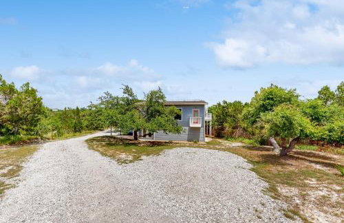 Lovely home on 2+ acres with views, firepit & outdoor kitchen - wedding perfect - Photo 23