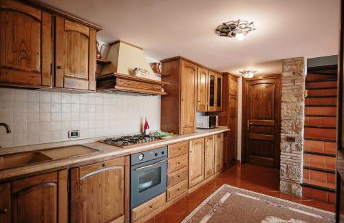 Lago del Turano - La Taverna con cucina open space e free WI-FI - Foto 11