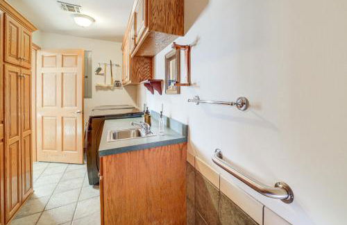 Game Room and Large Yard Vinita Farmhouse! - Foto 10