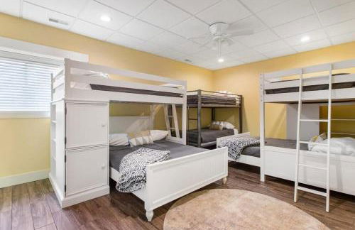 Sunset Haven with Hot Tub Lake Michigan Views Family Friendly - Foto 37