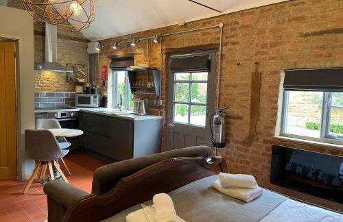 Topiary Barn - Stylish Accommodation in Rutland - Photo 12