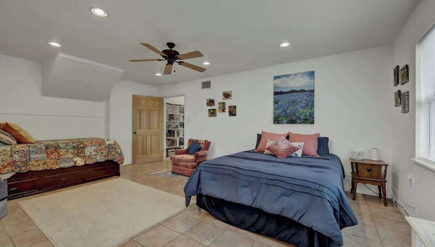 Serene Creek Front Home With Games+grill! - Foto 5, Habitación