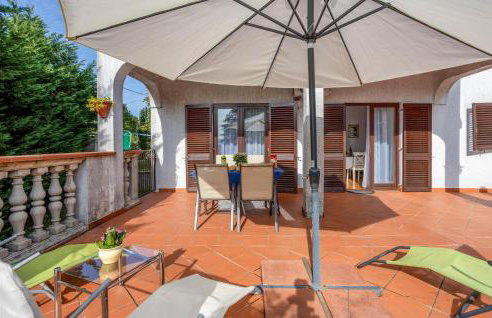 2 Bedroom Nice Apartment In Viskovo - Foto 14