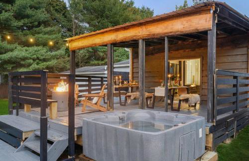 Near Ithaca! Hot Tub! LRG Home! Sleeps 8 Dogs ok! - Foto 10
