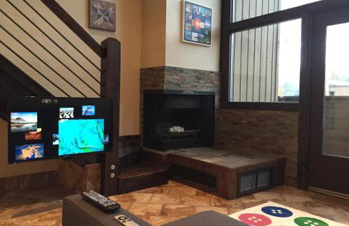 Vail View Loft - Slope-view condo, free bus for quick access to Vail Village - Photo 3