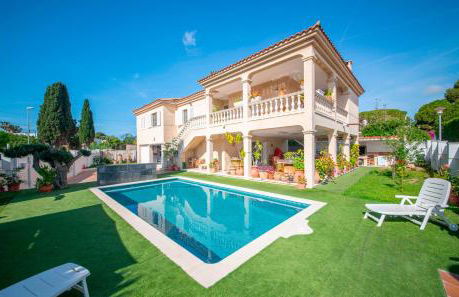 R153 - Espaciosa Villa con Piscina Privada en Coma - Foto 1