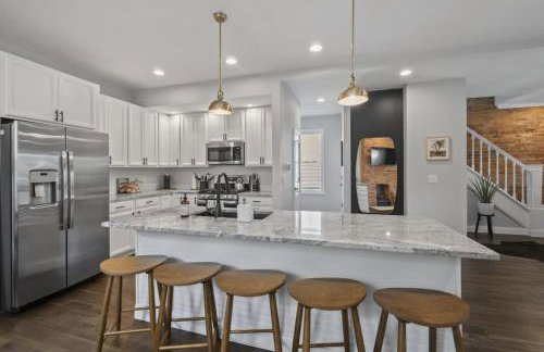 Hanford House w Hot Tub,Sauna,Bar - Photo 15