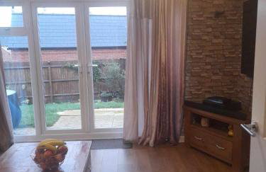 Silverstone White House - Photo 17