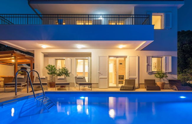 Villa in Cres With Sea Views & Pool - Foto 15