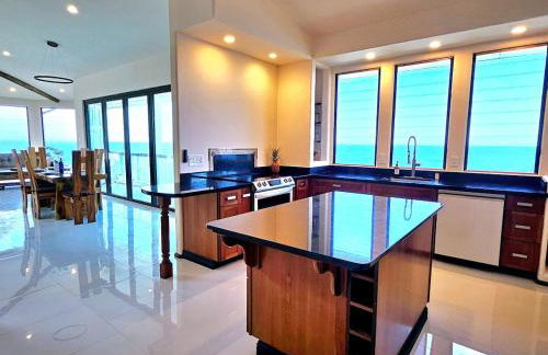 Breathtaking Oceanfront Home on Lava Rock Beach - Photo 32