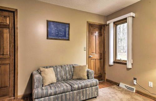 Serene Orchard Park Apartment Large Yard and Patio! - Foto 14