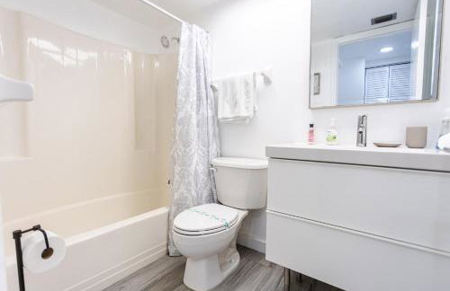 Bass & Sun Condominium 2/2 Bedroom - Photo 19