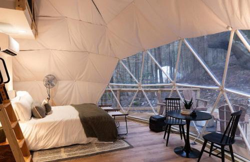 “Climber's Den” Rare Cliffside Stay w/ HotTub RRG - Foto 11