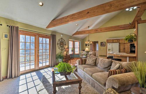 Private Family Home with Deck, Porch and Forest Views! - Foto 5