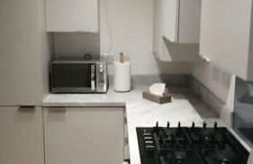 1 Bed Apartment Sleeps 2 - Parking & Wifi - Photo 29