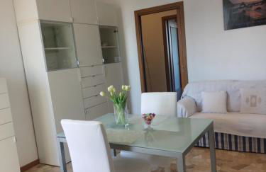 Milan Panoramic Top Floor Flat - Photo 3