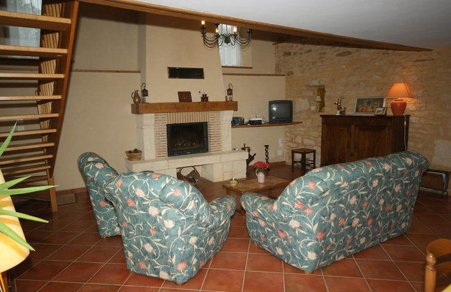 Spacious Holiday Home in Besse With Swimming Pool - Foto 21
