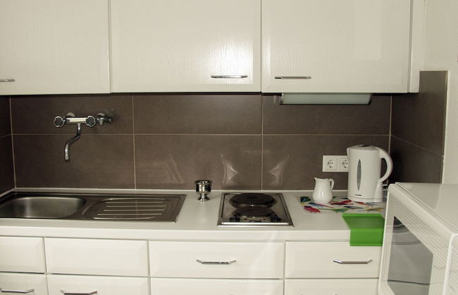 Tolstov-Hotels Big Room Apartment - Photo 9