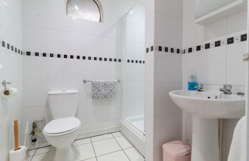 Spalding Town Centre - 2 Person - Self Contained - Self Catering 1 or 2 Doubles - Foto 7