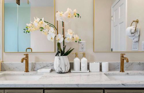 Serene Sunlit Retreat - Remodeled with EV charging and AC - Foto 27