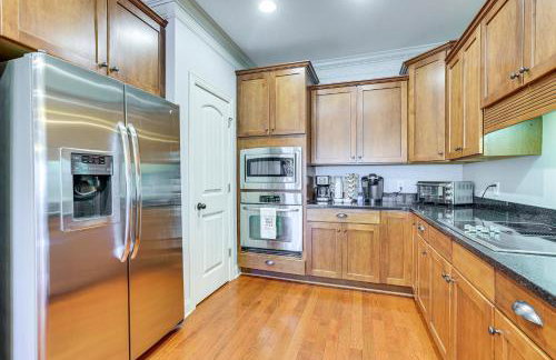 Private Patio, Decks Waterfront Eatonton Townhome - Foto 10