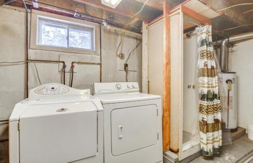 Pond and Snowmobile Trails On-Site Errol Escape! - Foto 19