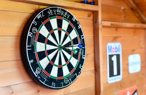 A Luxurious Home with Hot Tub and Man Cave! 9ppl - Foto 48