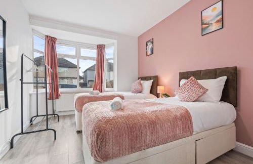 Centrally Located 4BR House By Hyped Properties Short Term Rental Agency With Free Parking Wolverhampton - Foto 4