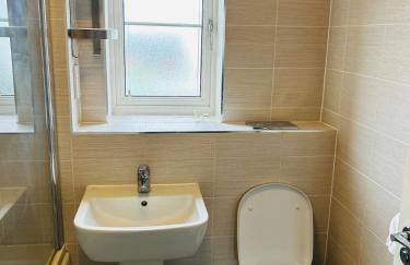 Wonderful two bedroom house in Bicester - Photo 28