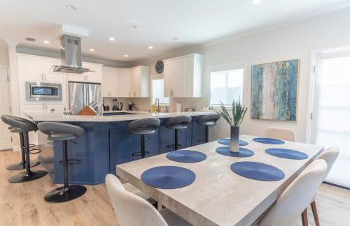 Family Beach House, 400ft to Beach, Parking, BBQ - Foto 11