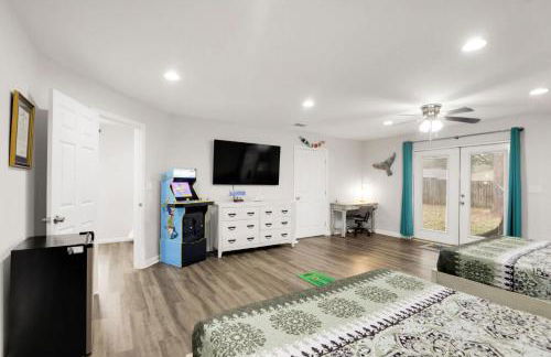 Ocean - 5 Beds Retreat with Pickleball, Arcade, Grill & Beach Access! - Foto 22