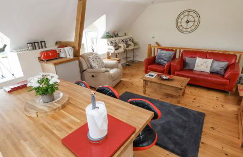 Coach House - Photo 7