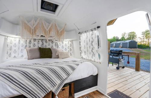 Flight of Fancy Vintage Airstream Rental - Foto 30