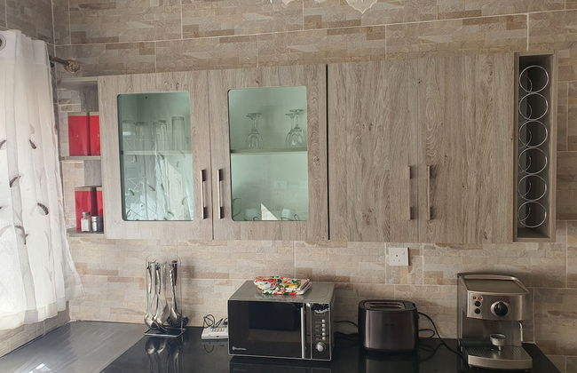 Secure Solar Powered two Bedroomed Haven - Photo 5