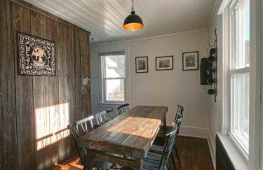 Charming Mtn Stay Views, Hot Tub, Prime Location - Foto 34